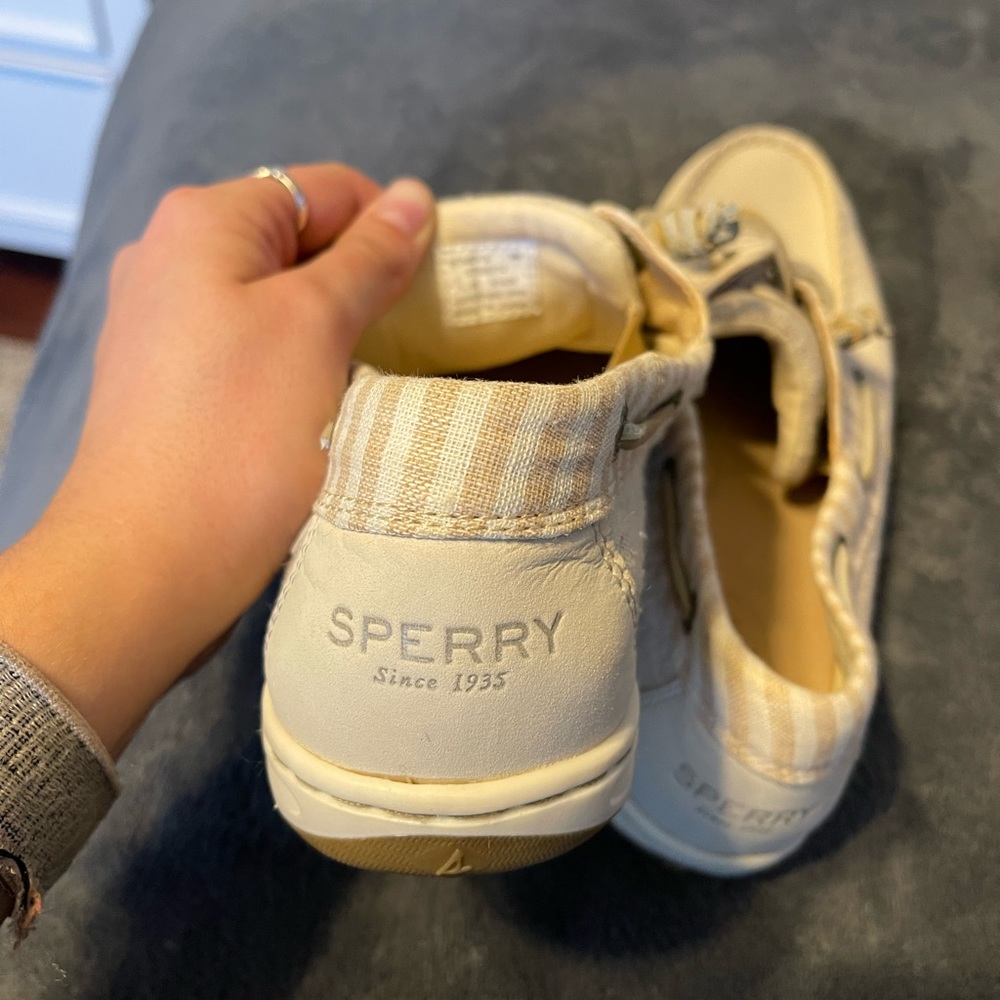 Sperries - Picture 5 of 7